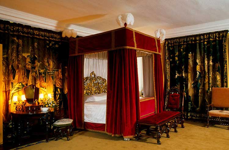 Cawdor Tapestry Bedroom